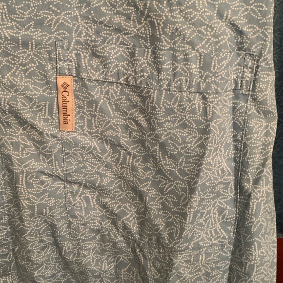 Columbia Mens light blue shirt sleeve button down shirt Size XL - Picture 2 of 4